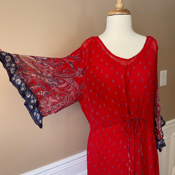 Beautiful Red Dress - Picture 3 of 16